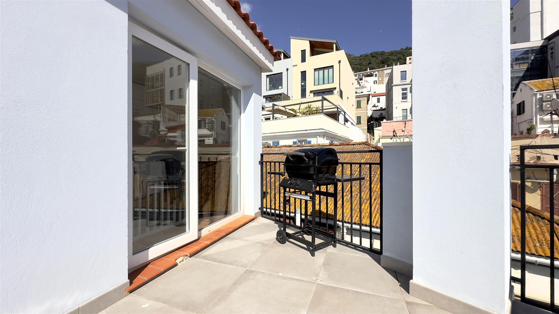 Image of House - 6 Bedrooms - 2 Bathrooms for Rental in Town Area-Gibraltar, Image 23